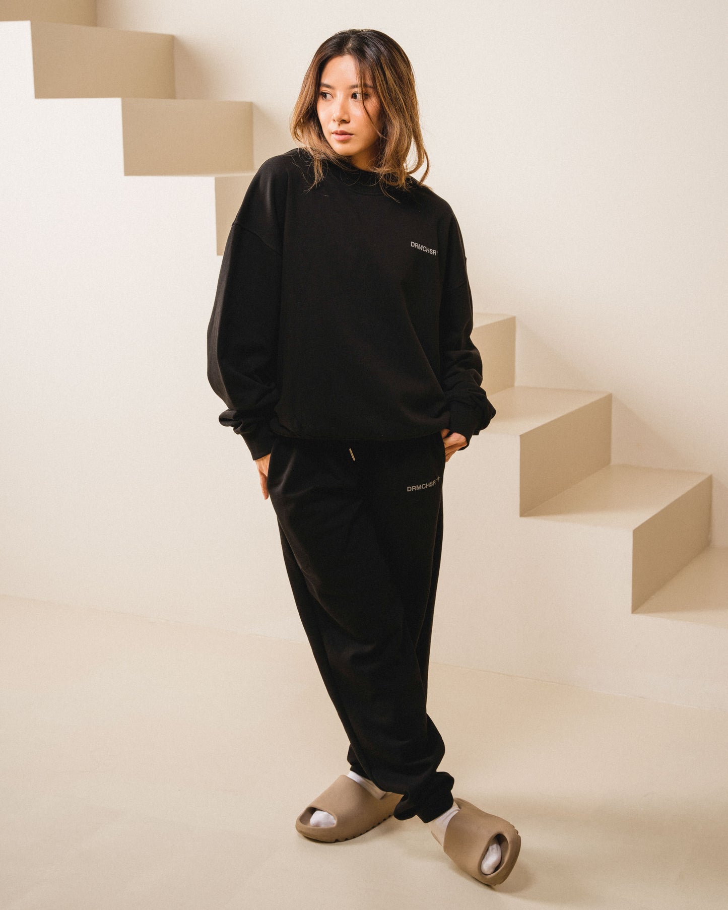 LOGO SWEATPANTS - BLACK