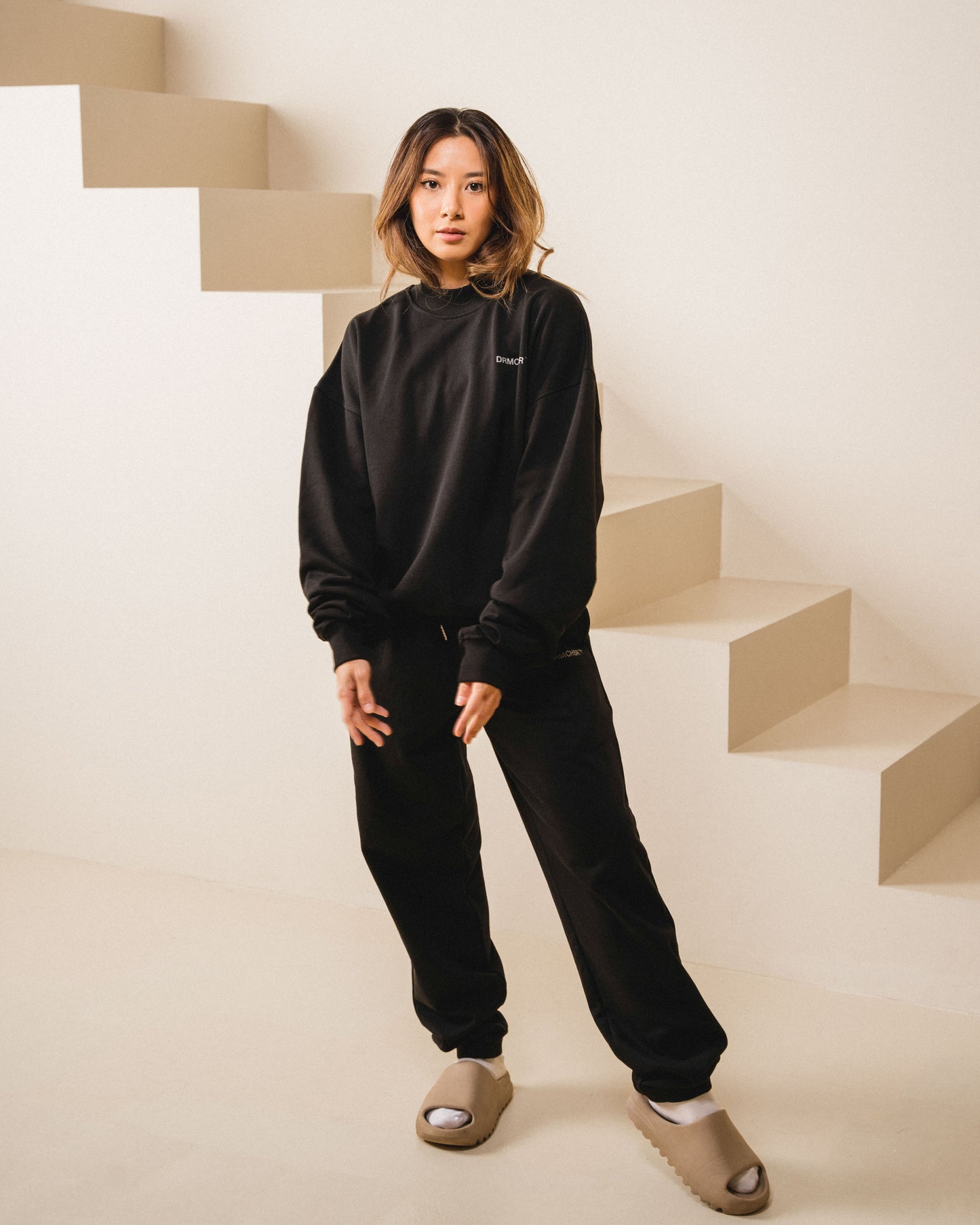 LOGO SWEATPANTS - BLACK